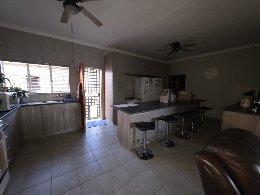 5 Bedroom Property for Sale in Meiringspark North West